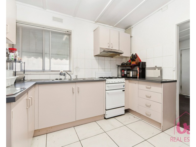 1/4 Grant Avenue, Seaford VIC 3198