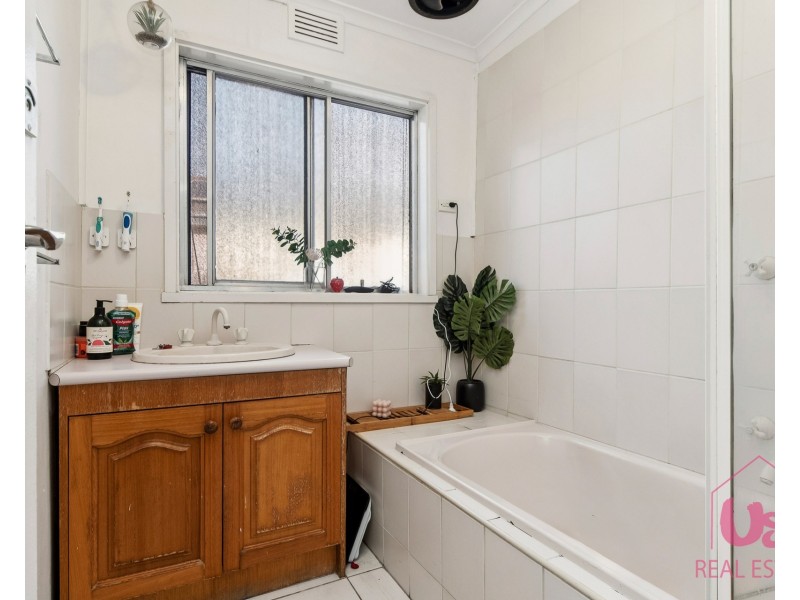 1/4 Grant Avenue, Seaford VIC 3198