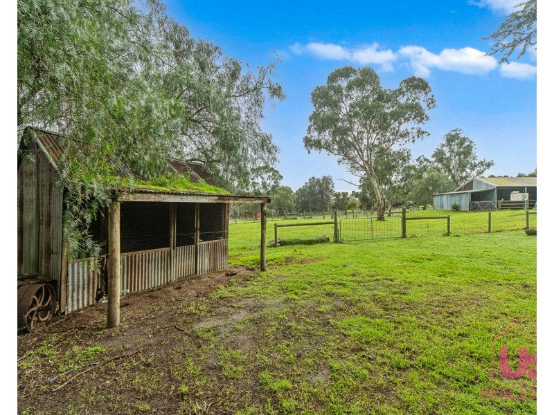 75 Carr-Boyd Road, Cranbourne South VIC 3977