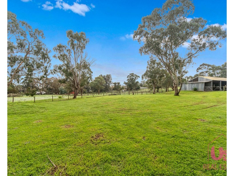 75 Carr-Boyd Road, Cranbourne South VIC 3977