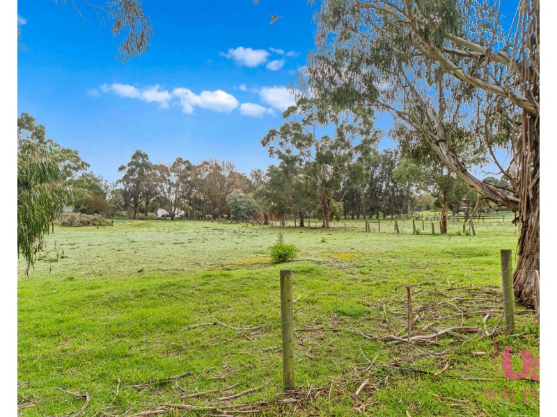 75 Carr-Boyd Road, Cranbourne South VIC 3977
