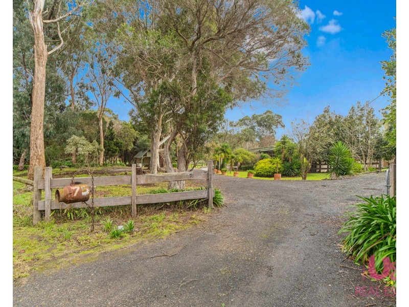 75 Carr-Boyd Road, Cranbourne South VIC 3977