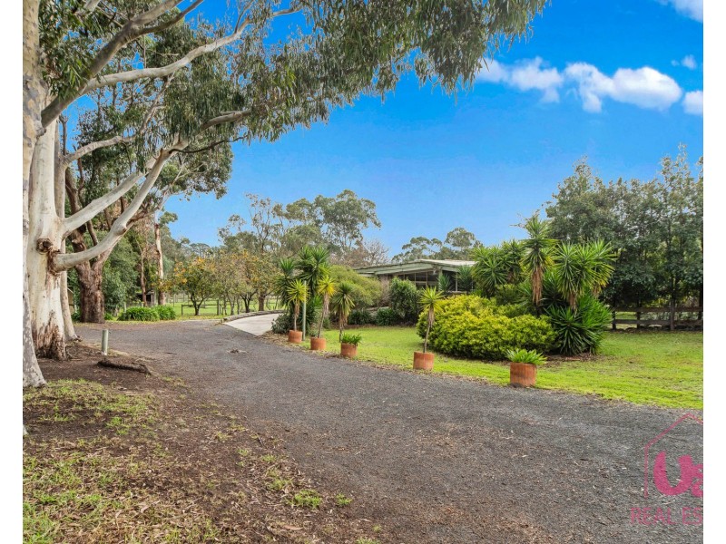 75 Carr-Boyd Road, Cranbourne South VIC 3977