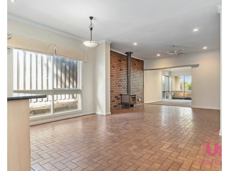 12 Glenview Crescent, Frankston VIC 3199