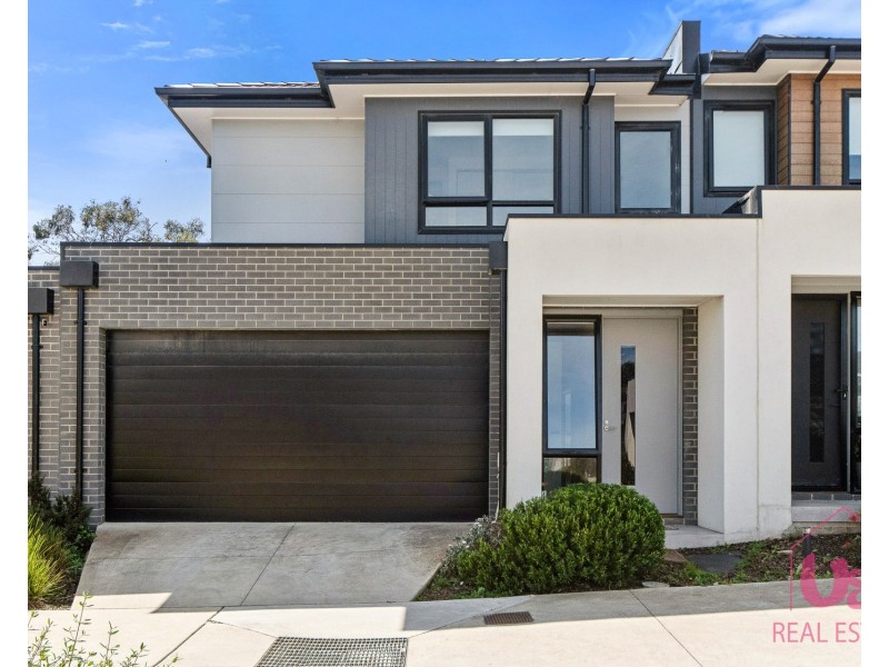 27 Pindari Crescent, Langwarrin VIC 3910