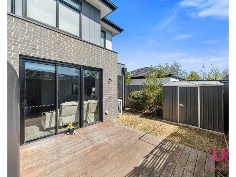27 Pindari Crescent, Langwarrin VIC 3910