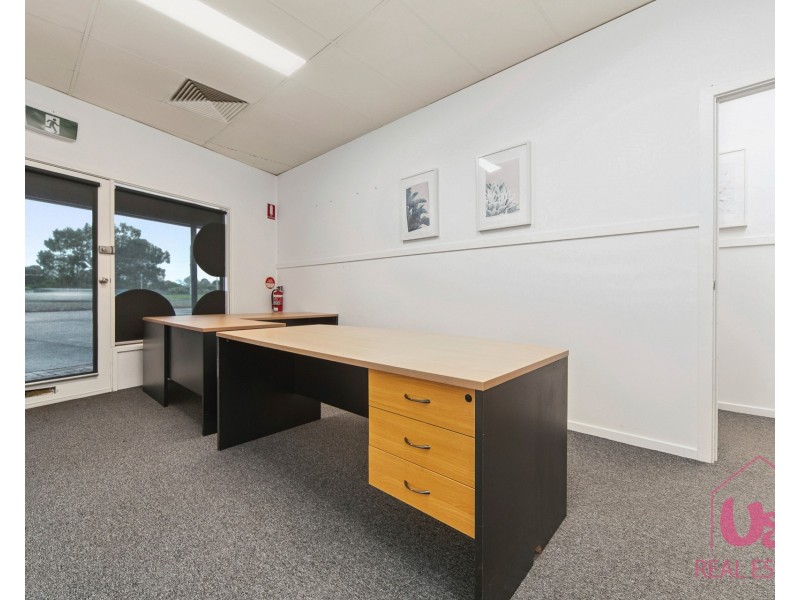 1B Frankston Gardens Drive, Carrum Downs VIC 3201
