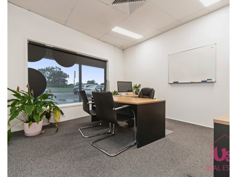 1B Frankston Gardens Drive, Carrum Downs VIC 3201