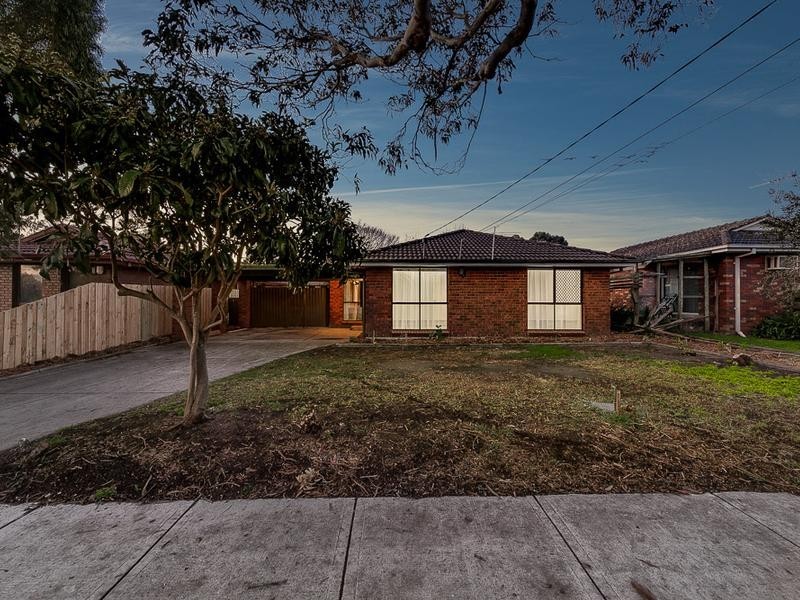 9 Dearing Avenue, Cranbourne VIC 3977