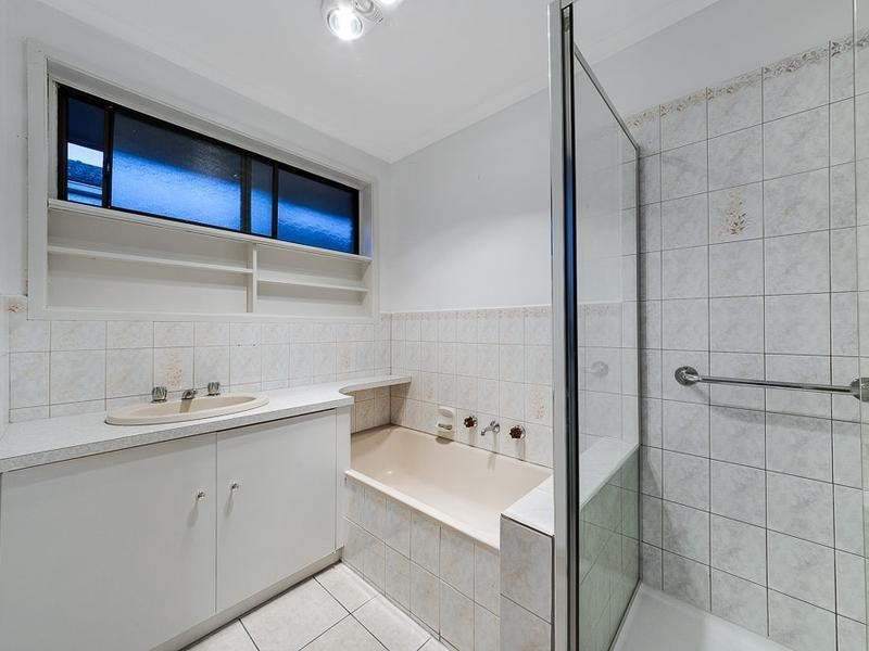 9 Dearing Avenue, Cranbourne VIC 3977