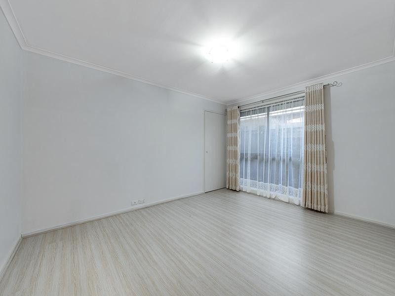 9 Dearing Avenue, Cranbourne VIC 3977