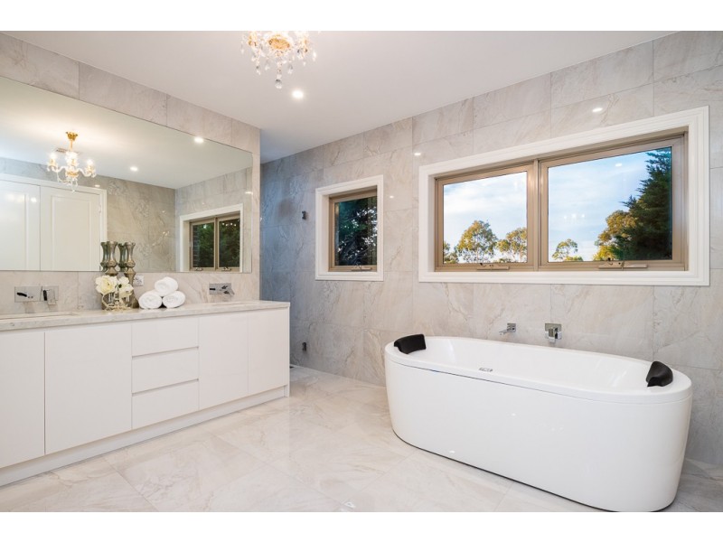 5 Kincumber Drive, Glen Waverley VIC 3150