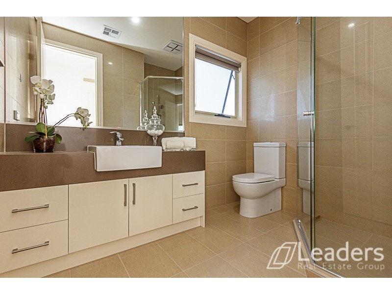 2/2 Adam Avenue, Glen Waverley VIC 3150