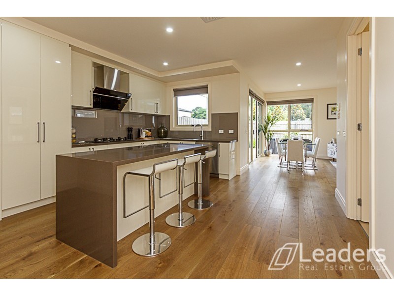2/2 Adam Avenue, Glen Waverley VIC 3150