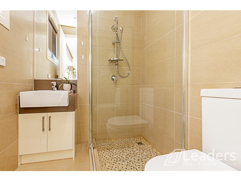 2/2 Adam Avenue, Glen Waverley VIC 3150