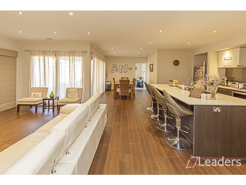 13 Chorus Way, Cranbourne East VIC 3977