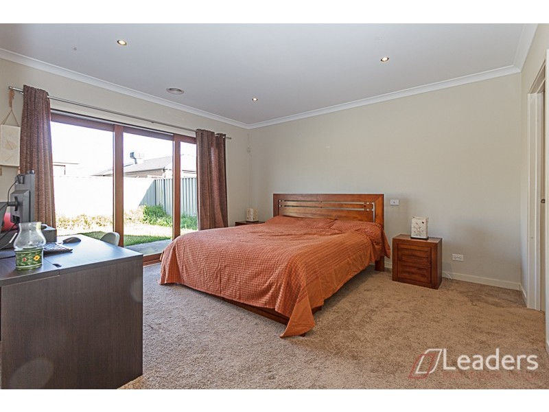 13 Chorus Way, Cranbourne East VIC 3977