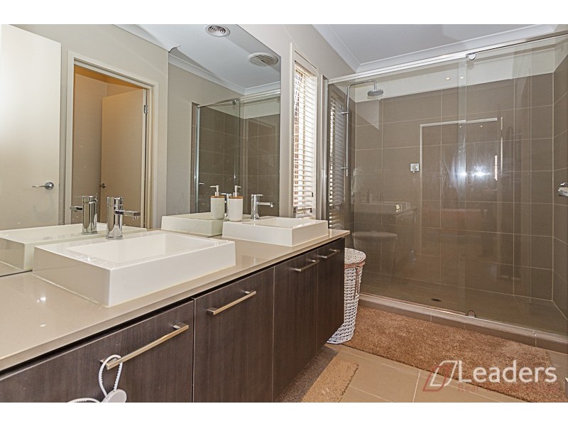 13 Chorus Way, Cranbourne East VIC 3977