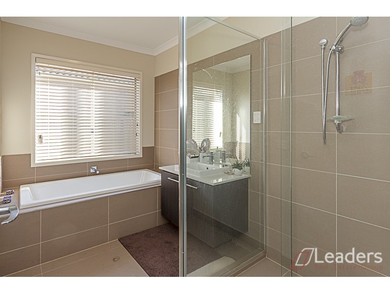 13 Chorus Way, Cranbourne East VIC 3977