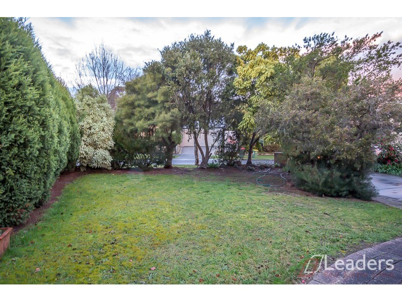 10 Mara Close, Wantirna South VIC 3152