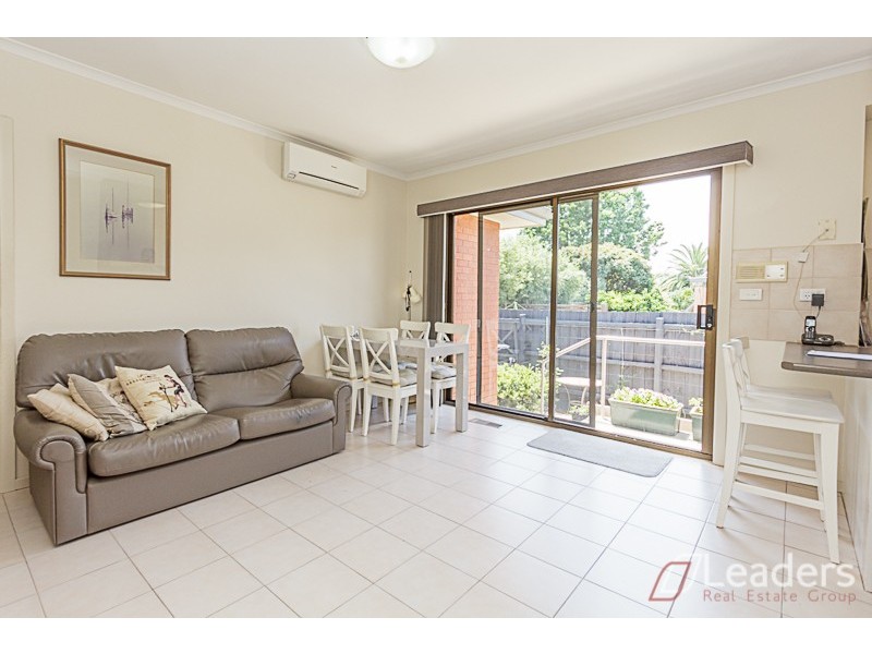 2/69 Essex Road, Mount Waverley VIC 3149