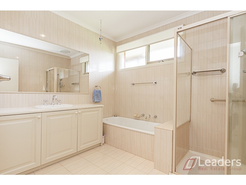 2/69 Essex Road, Mount Waverley VIC 3149