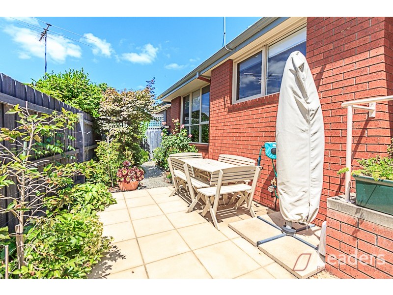 2/69 Essex Road, Mount Waverley VIC 3149