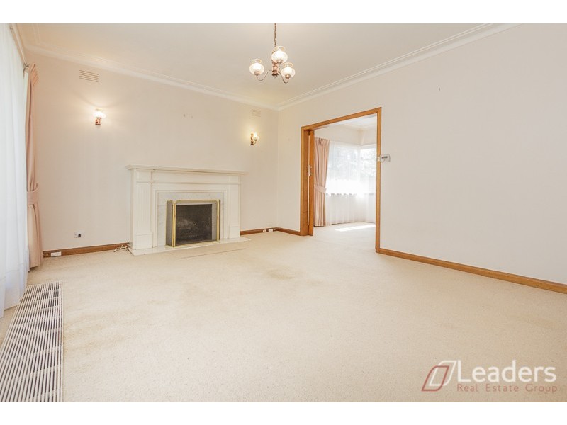 27 Deanswood Road, Forest Hill VIC 3131