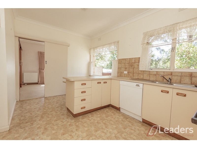 27 Deanswood Road, Forest Hill VIC 3131