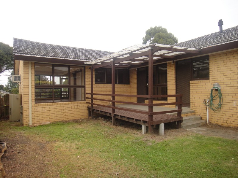 3 Cresmont Drive, Glen Waverley VIC 3150