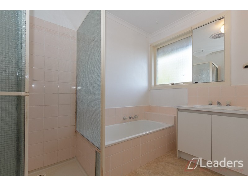 140 MANCHESTER ROAD, Mooroolbark VIC 3138