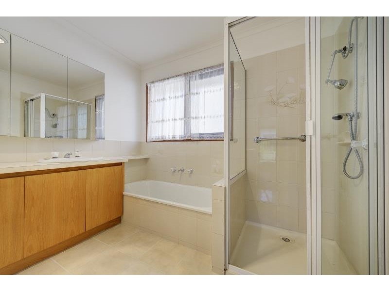 1/6 Shirley Ave, Glen Waverley VIC 3150