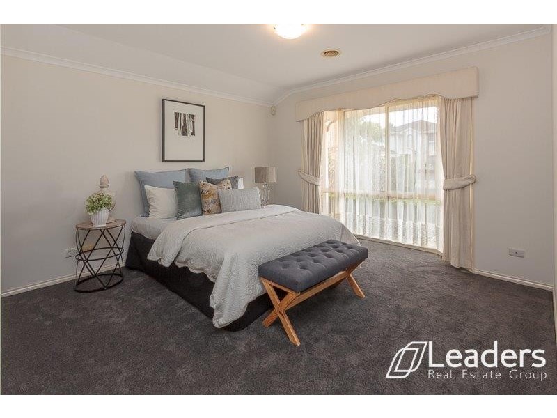 21 KINGS COURT, Wantirna South VIC 3152