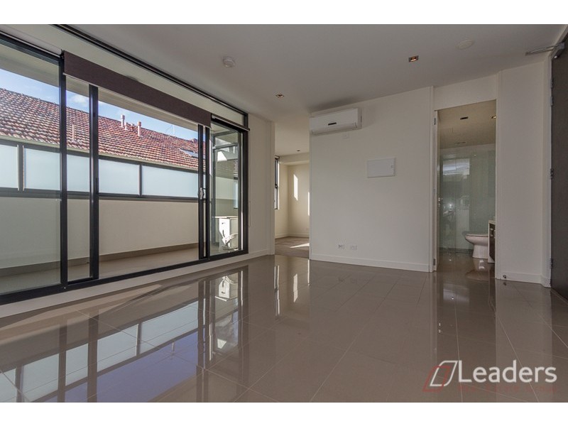 8/10 Docker Street, Elwood VIC 3184