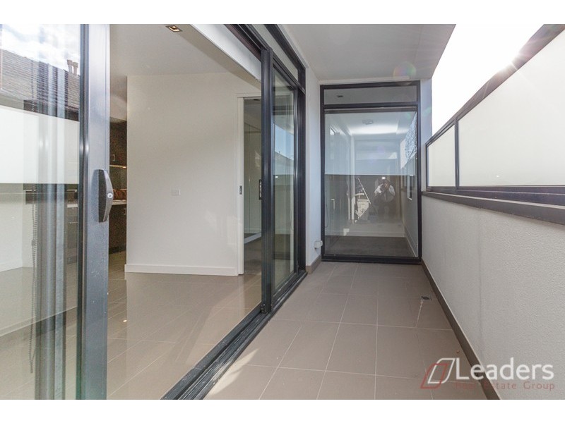 8/10 Docker Street, Elwood VIC 3184