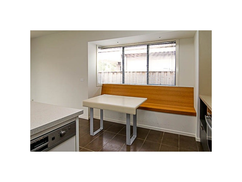 7 The Esplanade, Sanctuary Lakes VIC 3030