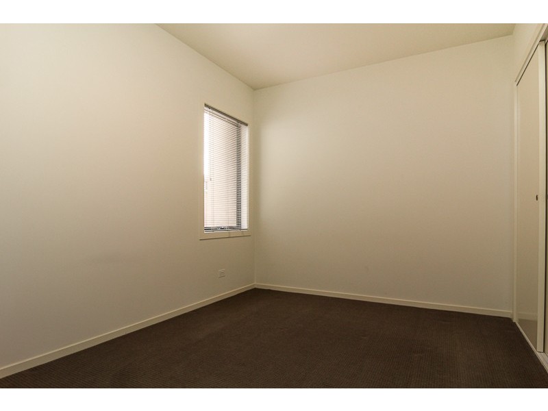 7 The Esplanade, Sanctuary Lakes VIC 3030