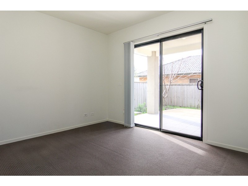 7 The Esplanade, Sanctuary Lakes VIC 3030
