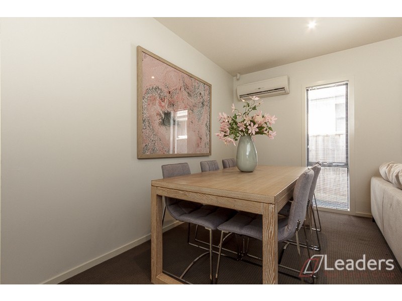 7 The Esplanade, Sanctuary Lakes VIC 3030