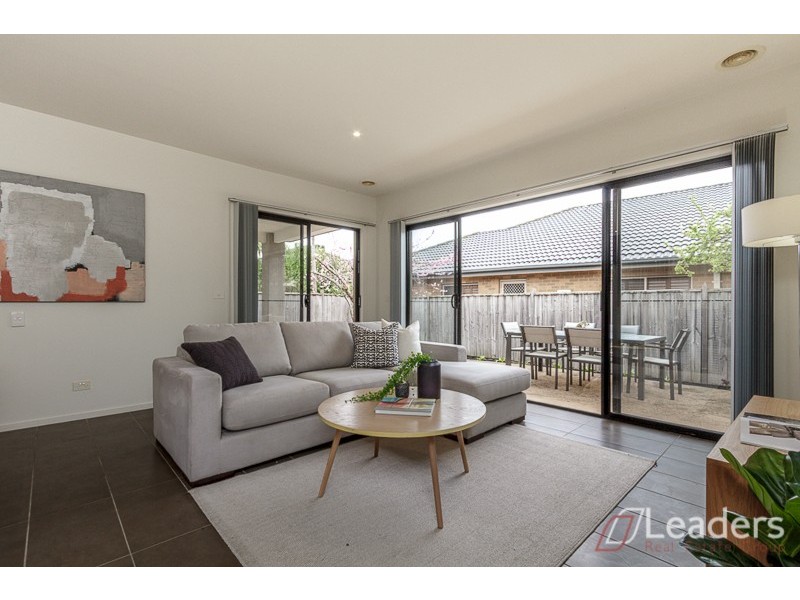 7 The Esplanade, Sanctuary Lakes VIC 3030