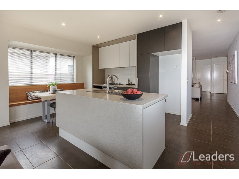 7 The Esplanade, Sanctuary Lakes VIC 3030