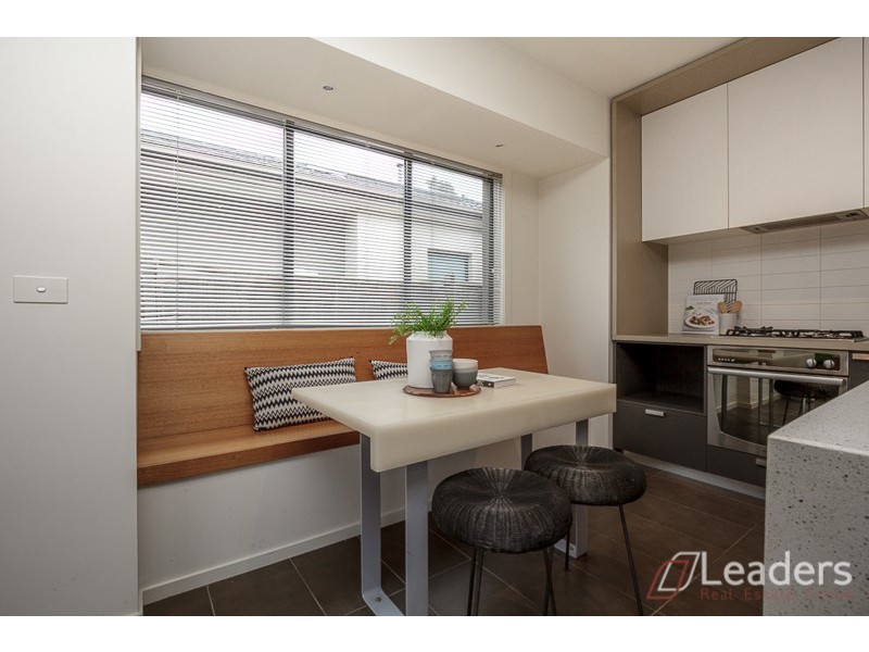 7 The Esplanade, Sanctuary Lakes VIC 3030