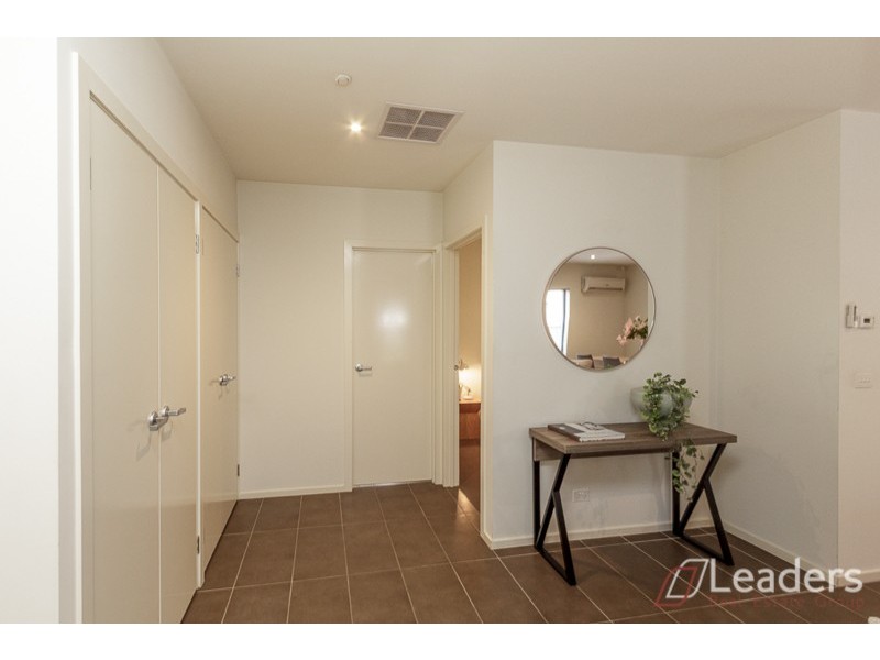 7 The Esplanade, Sanctuary Lakes VIC 3030