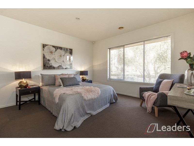 7 The Esplanade, Sanctuary Lakes VIC 3030
