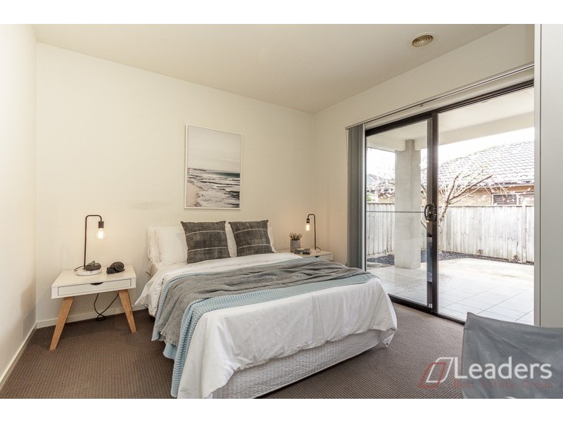 7 The Esplanade, Sanctuary Lakes VIC 3030