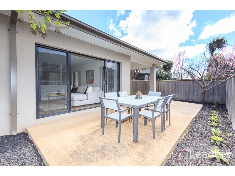 7 The Esplanade, Sanctuary Lakes VIC 3030