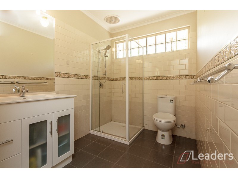 24 Laura Road, Knoxfield VIC 3180