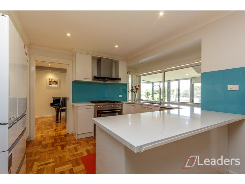 21 EDWARD FREETH DRIVE, Endeavour Hills VIC 3802