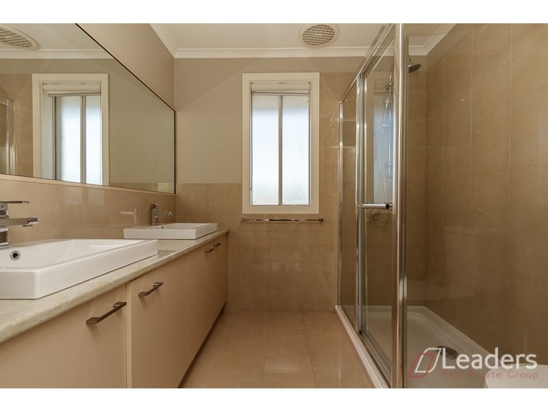 21 EDWARD FREETH DRIVE, Endeavour Hills VIC 3802