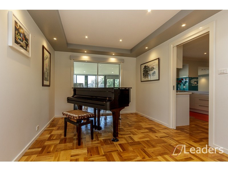21 EDWARD FREETH DRIVE, Endeavour Hills VIC 3802